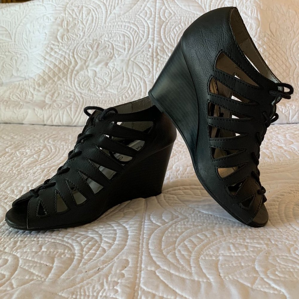RAMPAGE Ladies' Black Tie-Up Wedge Sandal, Size 6.5